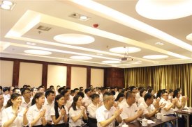逆勢上揚，再創輝煌—新思路裝飾召開年中工作